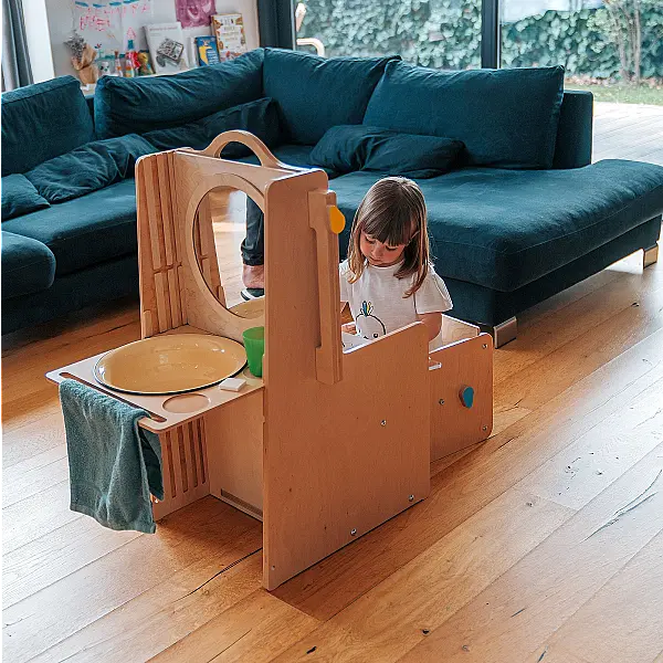 STAȚIA DE JOACĂ LEEA