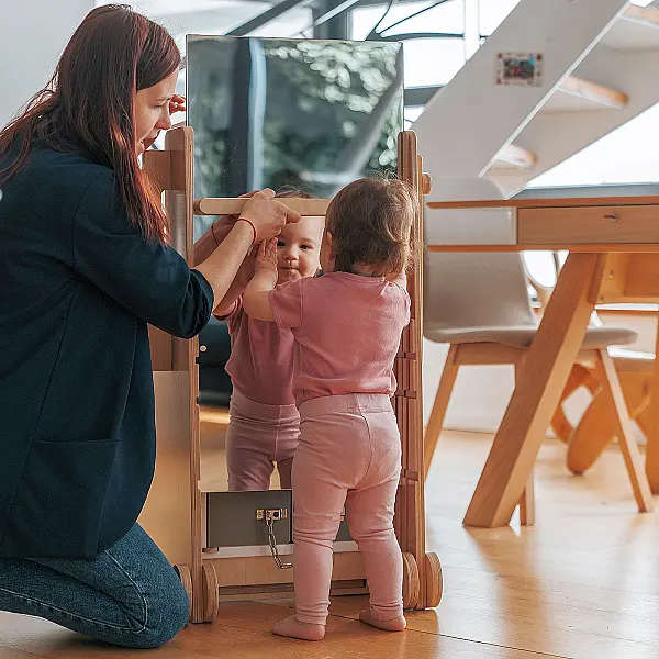 STAȚIA DE JOACĂ LEEA