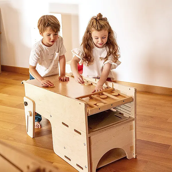 STAȚIA DE JOACĂ LEEA